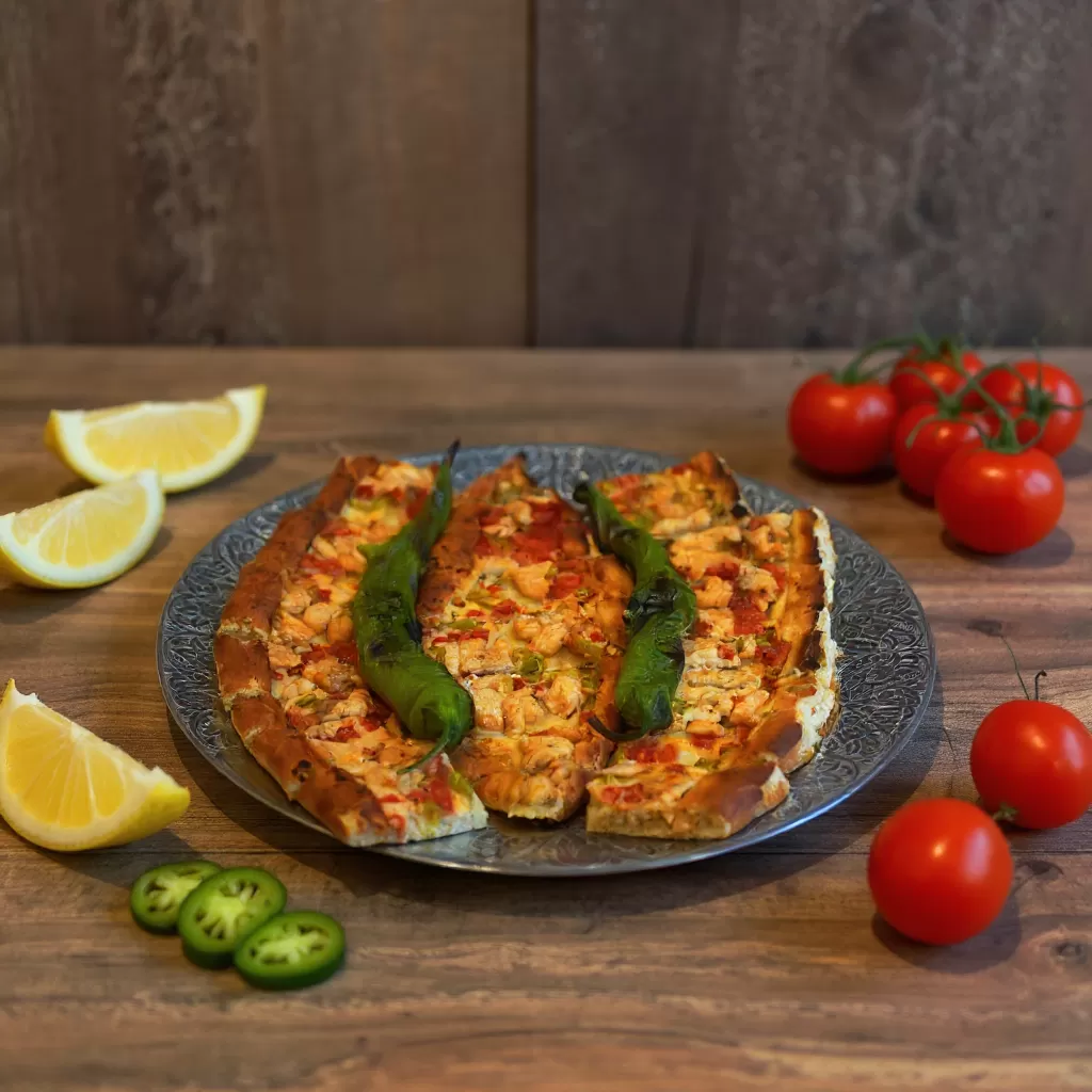 Tavuk Kuşbaşılı Pide