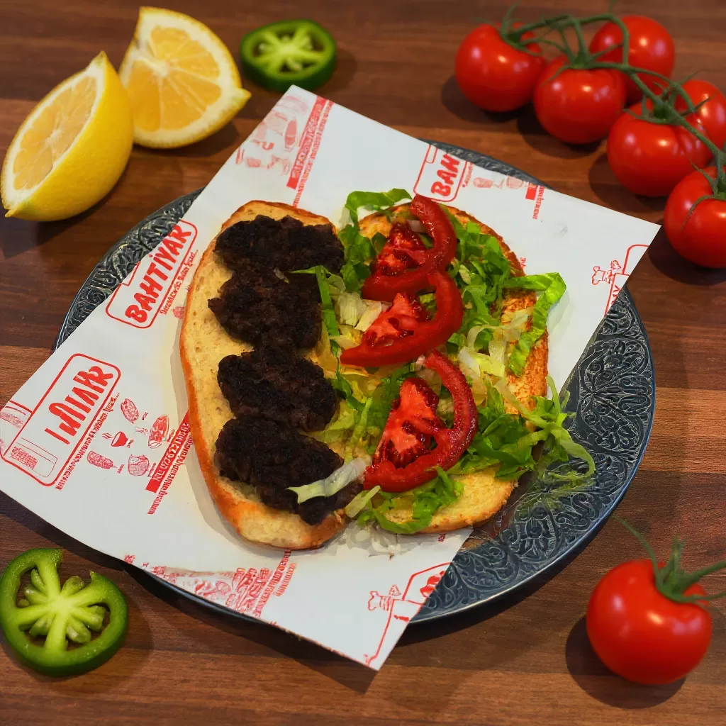 Ekmek Arası Köfte