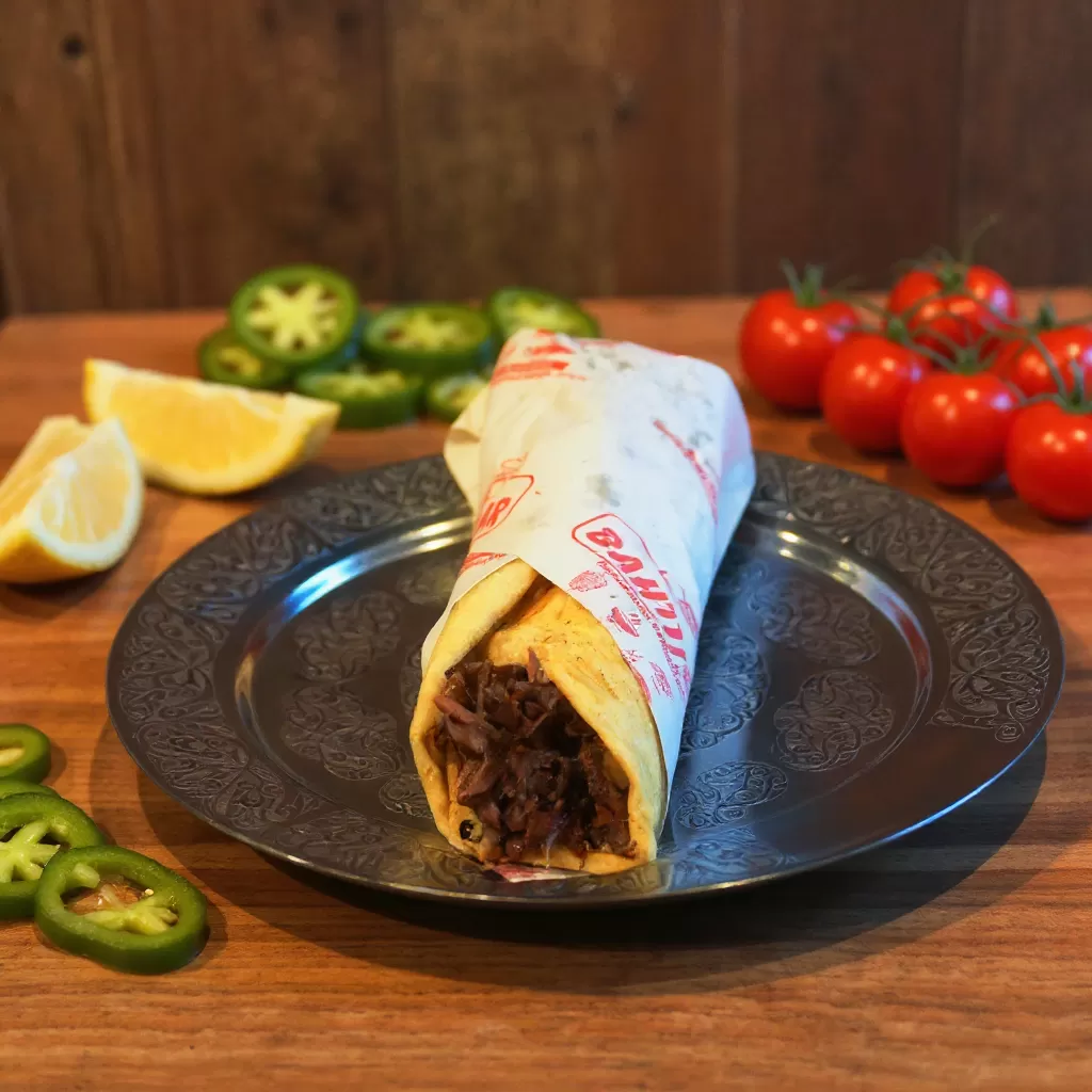 Tırnaklı Pide Arası Et Döner