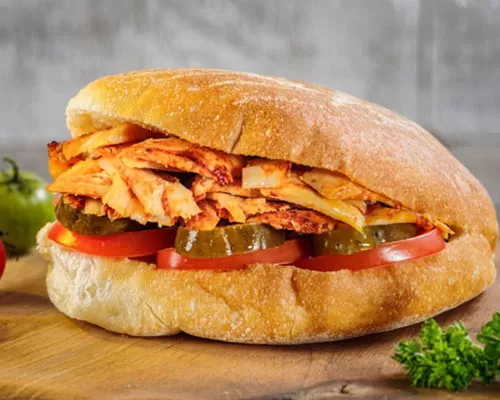 Bazlama Ekmek Arası Tavuk Döner